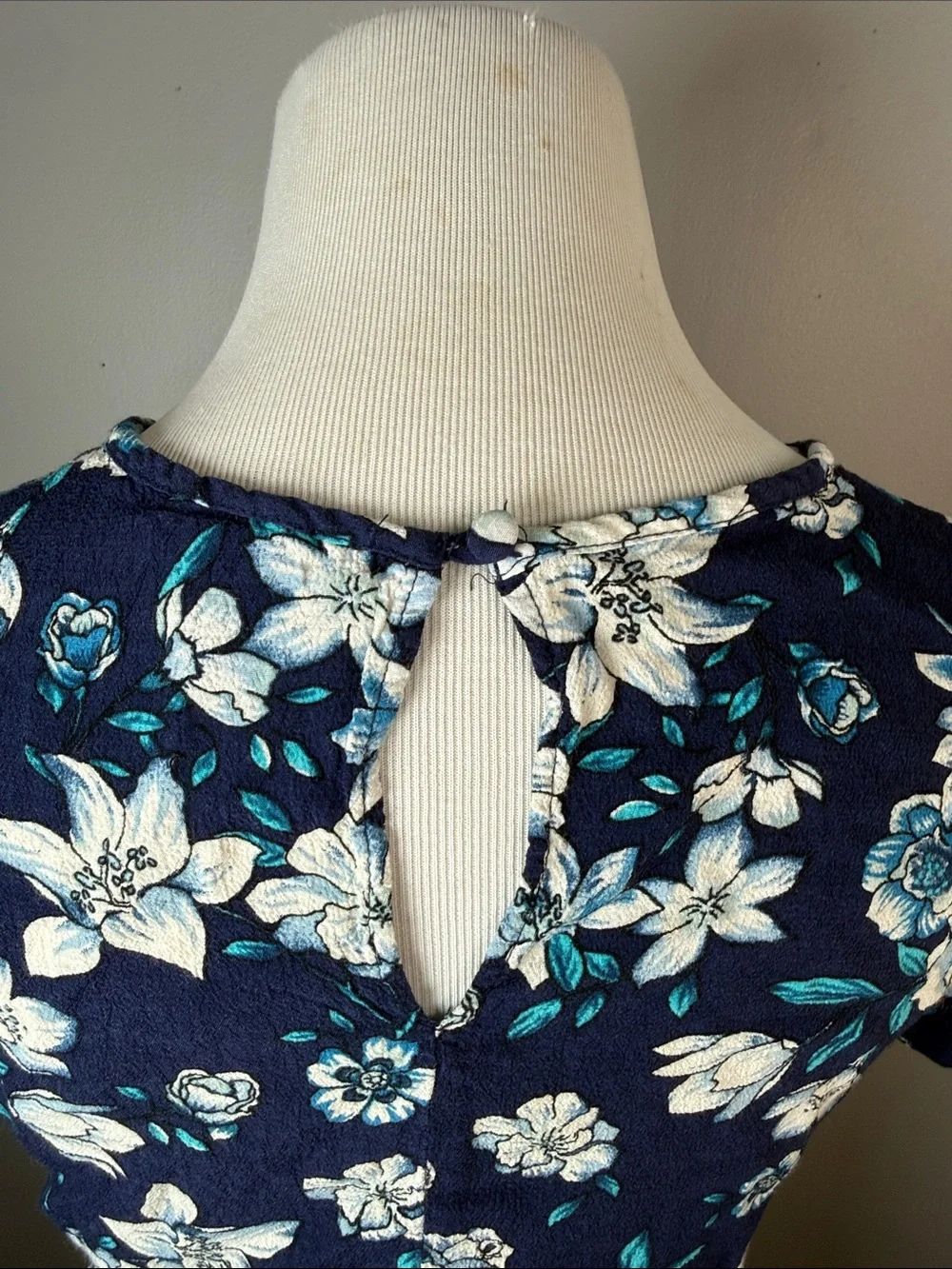 Floral Navy Short Sleeve Crop Top